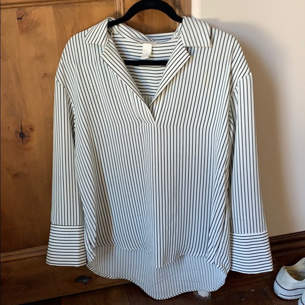 H&M Black and White Relaxed Button Down Top